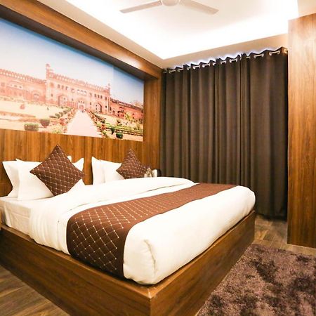 Airport Hotel Rosewood Нью-Делі Екстер'єр фото