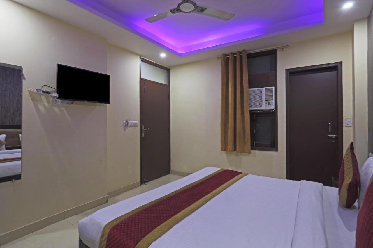Airport Hotel Rosewood Нью-Делі Екстер'єр фото