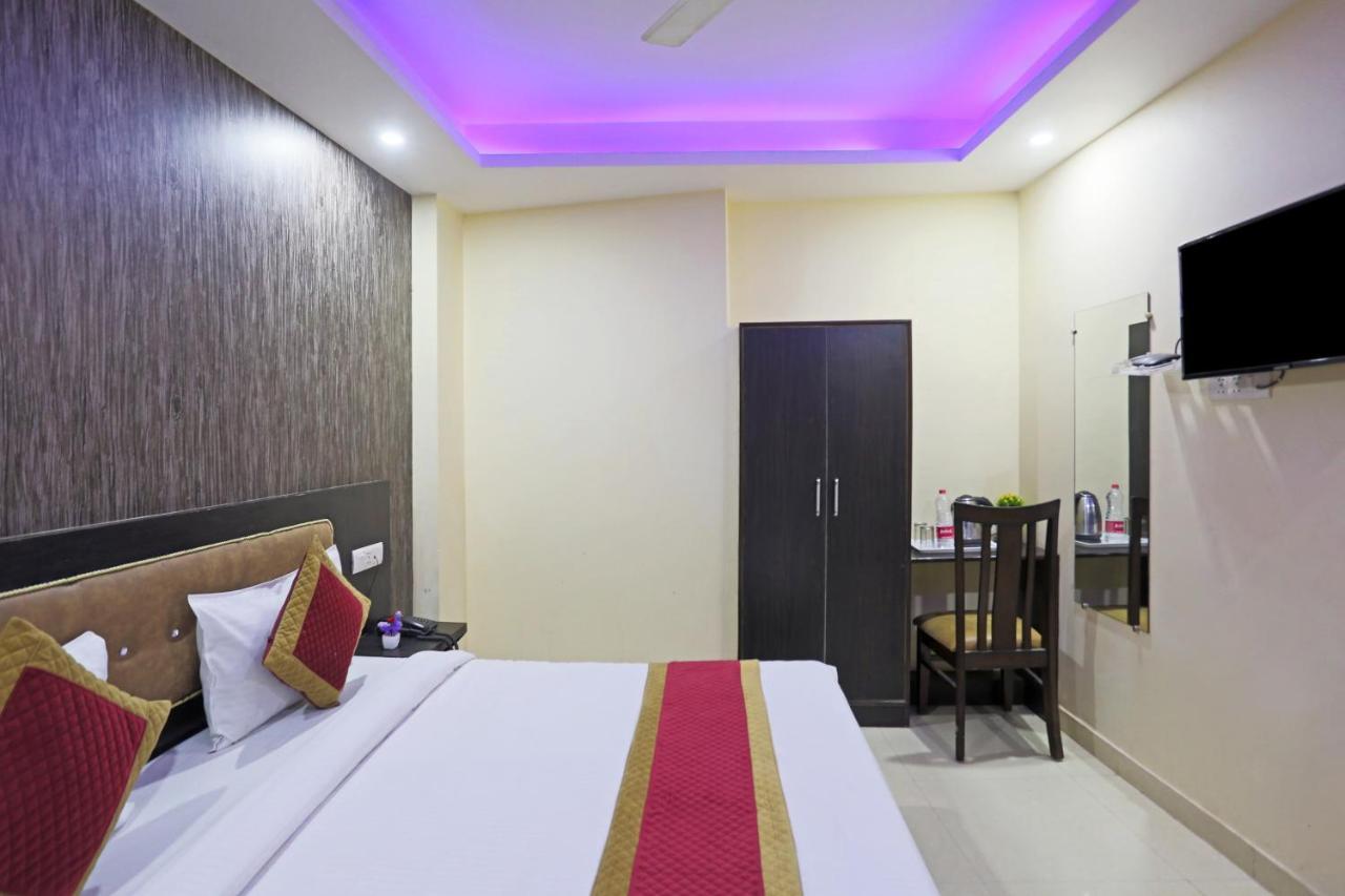 Airport Hotel Rosewood Нью-Делі Екстер'єр фото