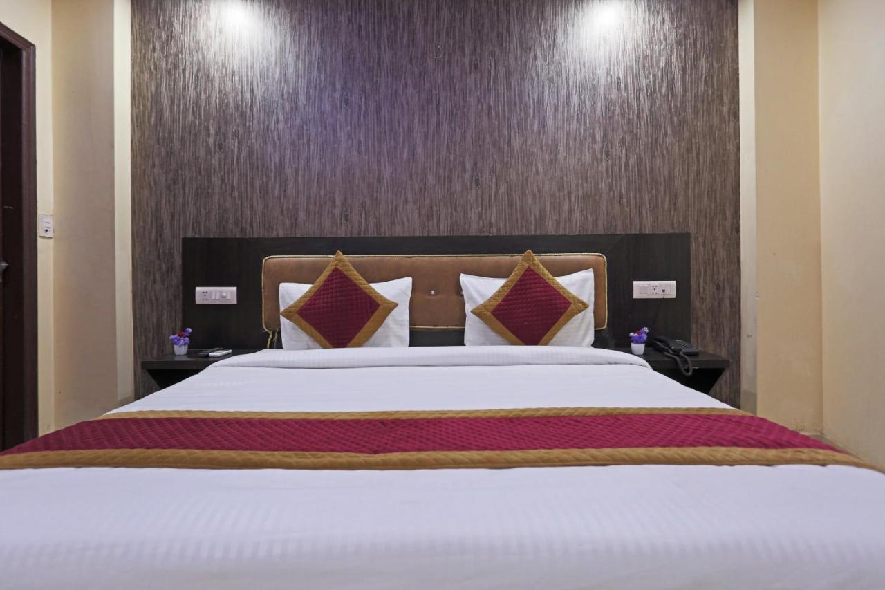 Airport Hotel Rosewood Нью-Делі Екстер'єр фото
