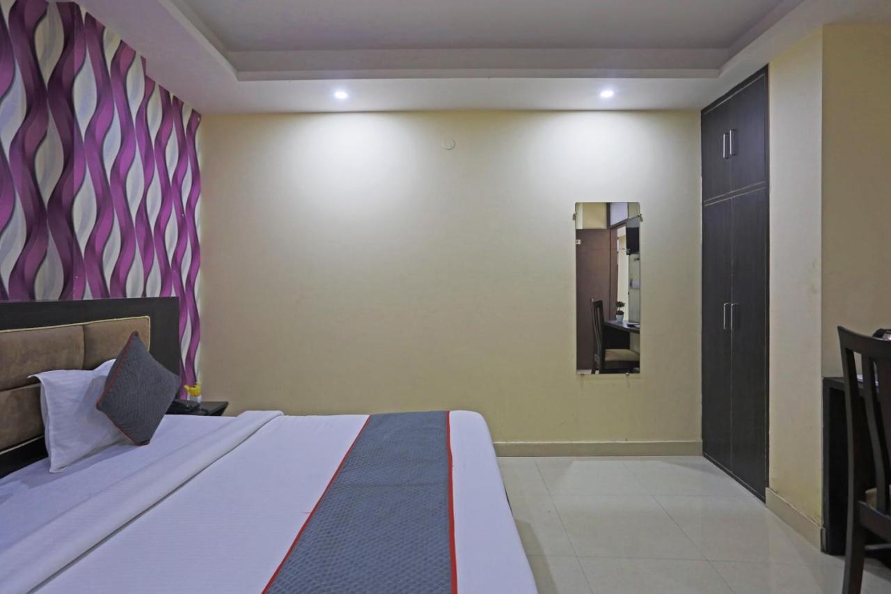 Airport Hotel Rosewood Нью-Делі Екстер'єр фото