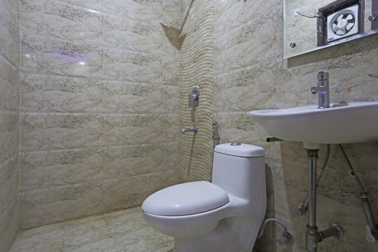 Airport Hotel Rosewood Нью-Делі Екстер'єр фото