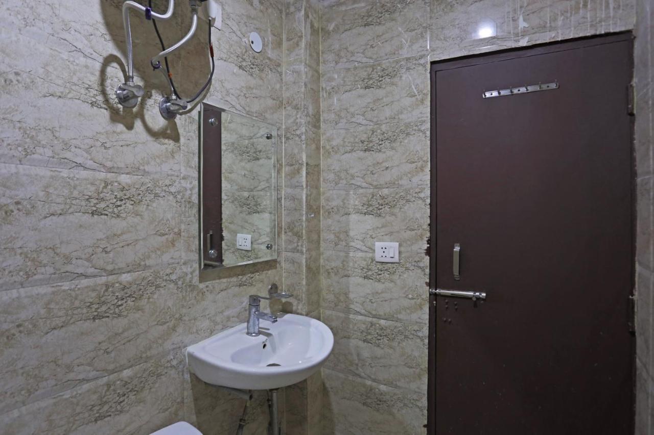 Airport Hotel Rosewood Нью-Делі Екстер'єр фото