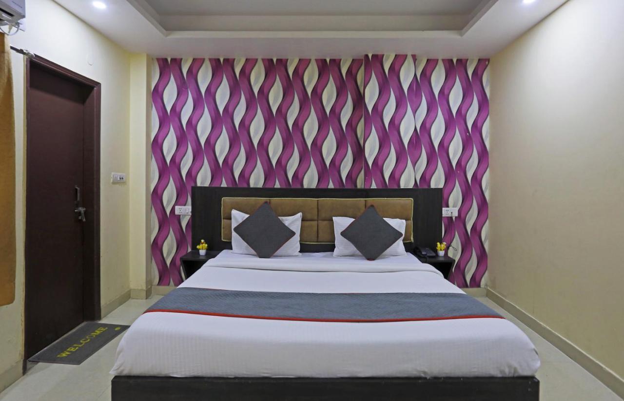 Airport Hotel Rosewood Нью-Делі Екстер'єр фото