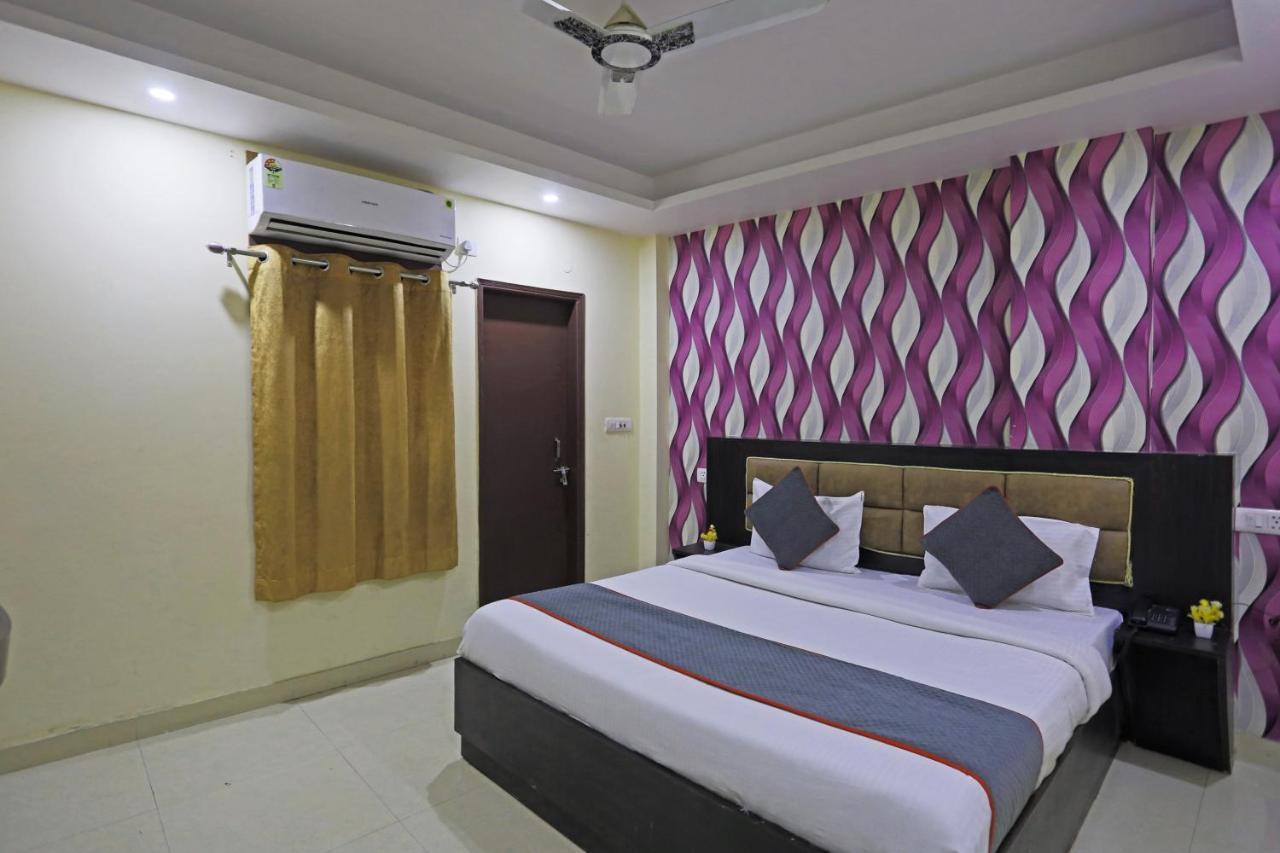 Airport Hotel Rosewood Нью-Делі Екстер'єр фото