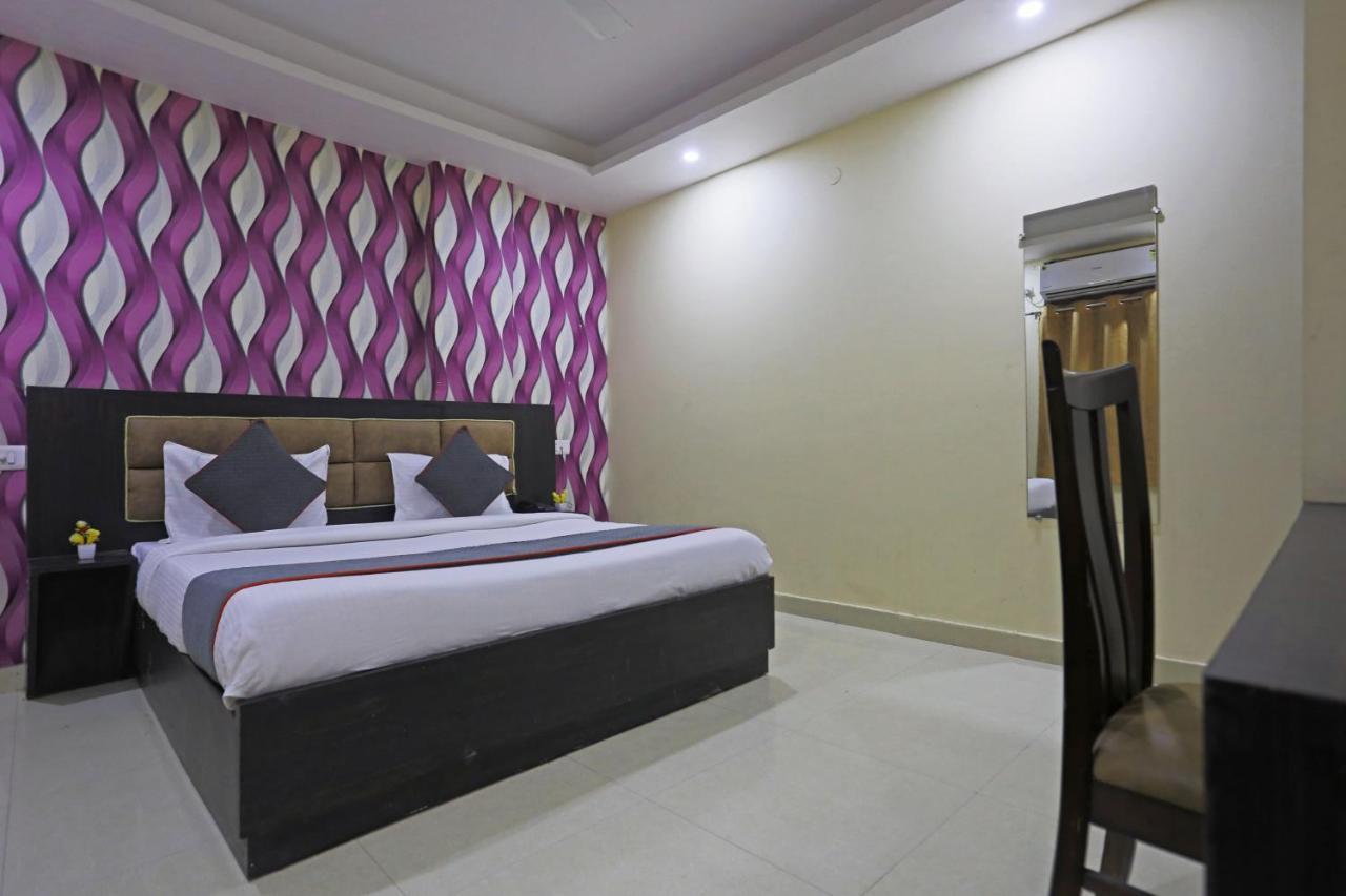 Airport Hotel Rosewood Нью-Делі Екстер'єр фото