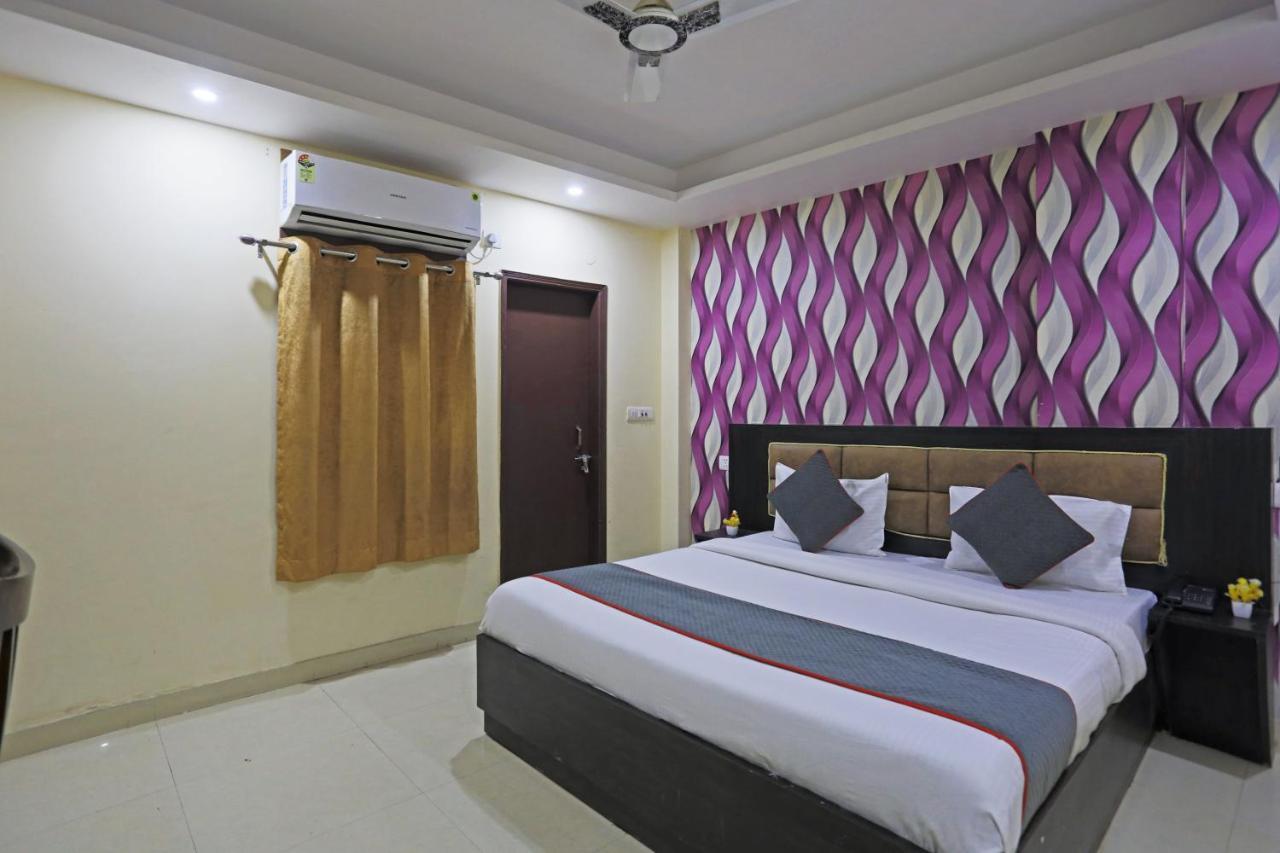 Airport Hotel Rosewood Нью-Делі Екстер'єр фото