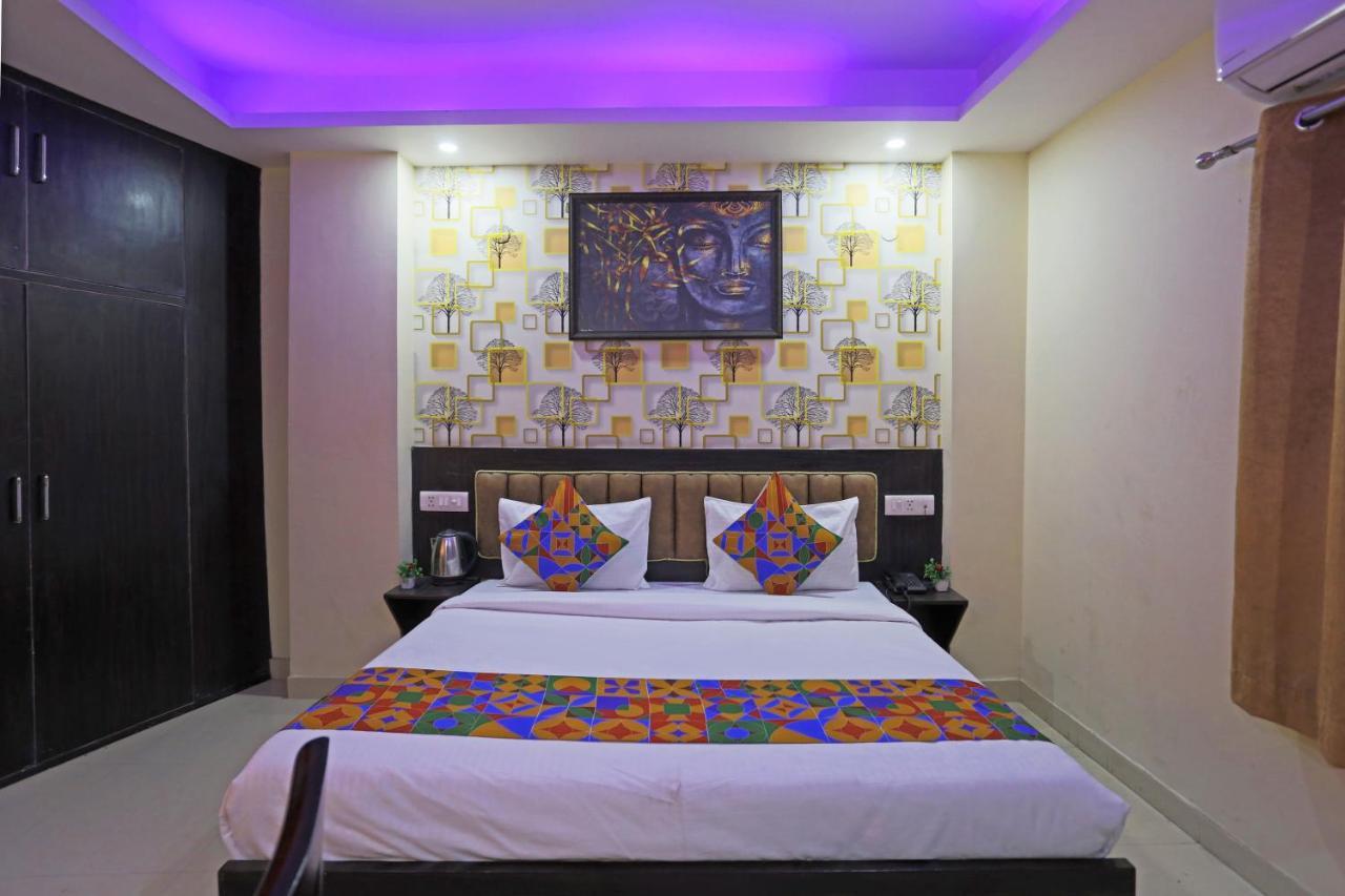 Airport Hotel Rosewood Нью-Делі Екстер'єр фото