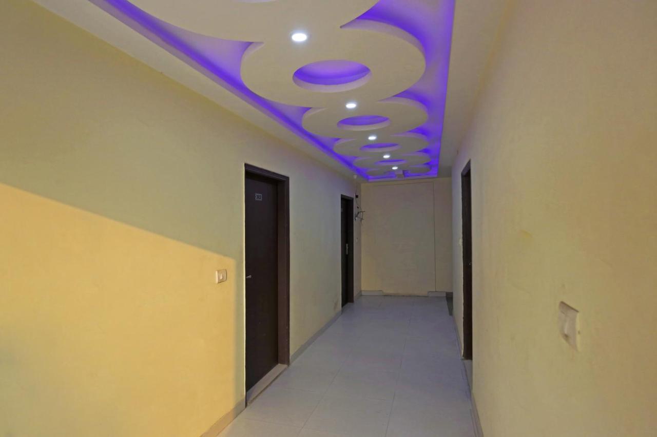 Airport Hotel Rosewood Нью-Делі Екстер'єр фото